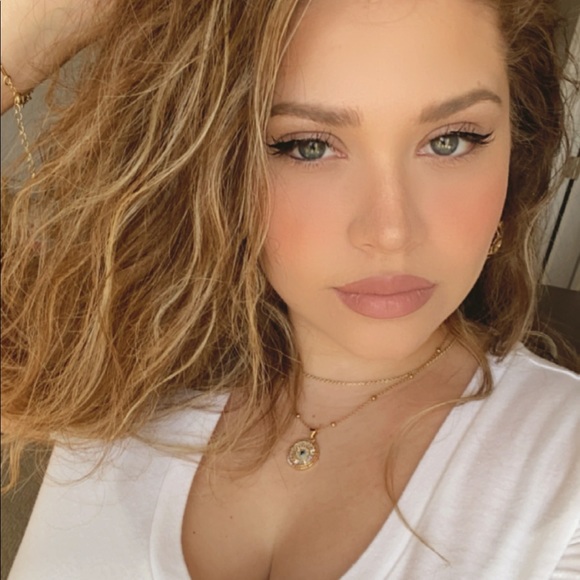 Meet your Posher, Jessica - Picture 1 of 1